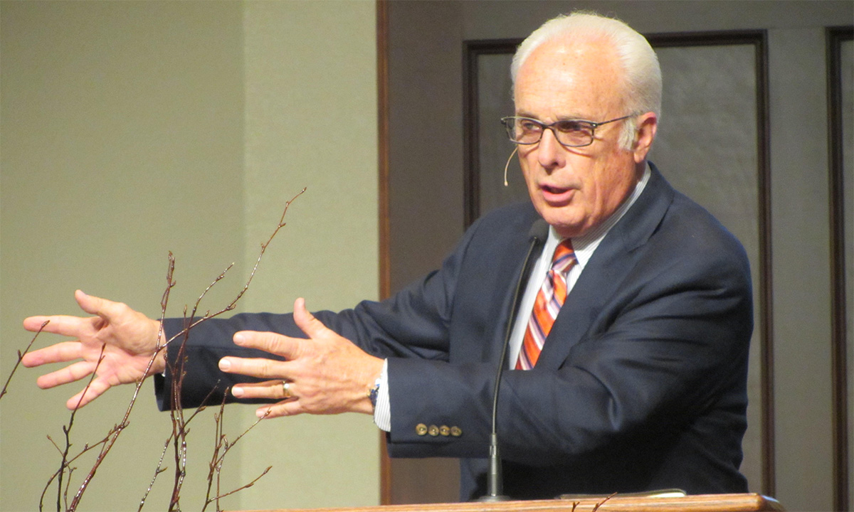 Falleció el pastor John MacArthur: una vida consagrada a la Palabra